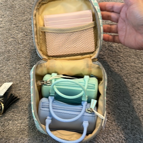 Miniso Life accessory lot wallet, zippered keychain coin purse, mini purses - Picture 11 of 12